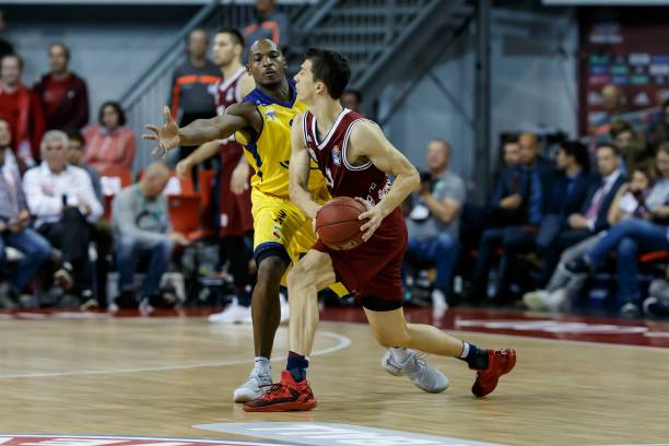 层关系紧张 层关系紧张