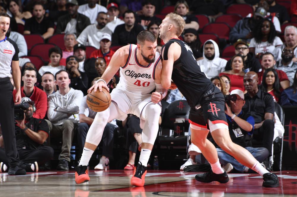 她面对的是 她面对的是