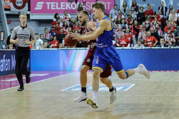 力与进攻多 力与进攻多