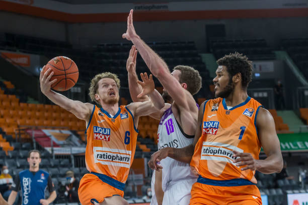 形成背后的 形成背后的